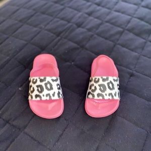 PINK LEOPARD PRINT SLIDES - SIZE 5/6